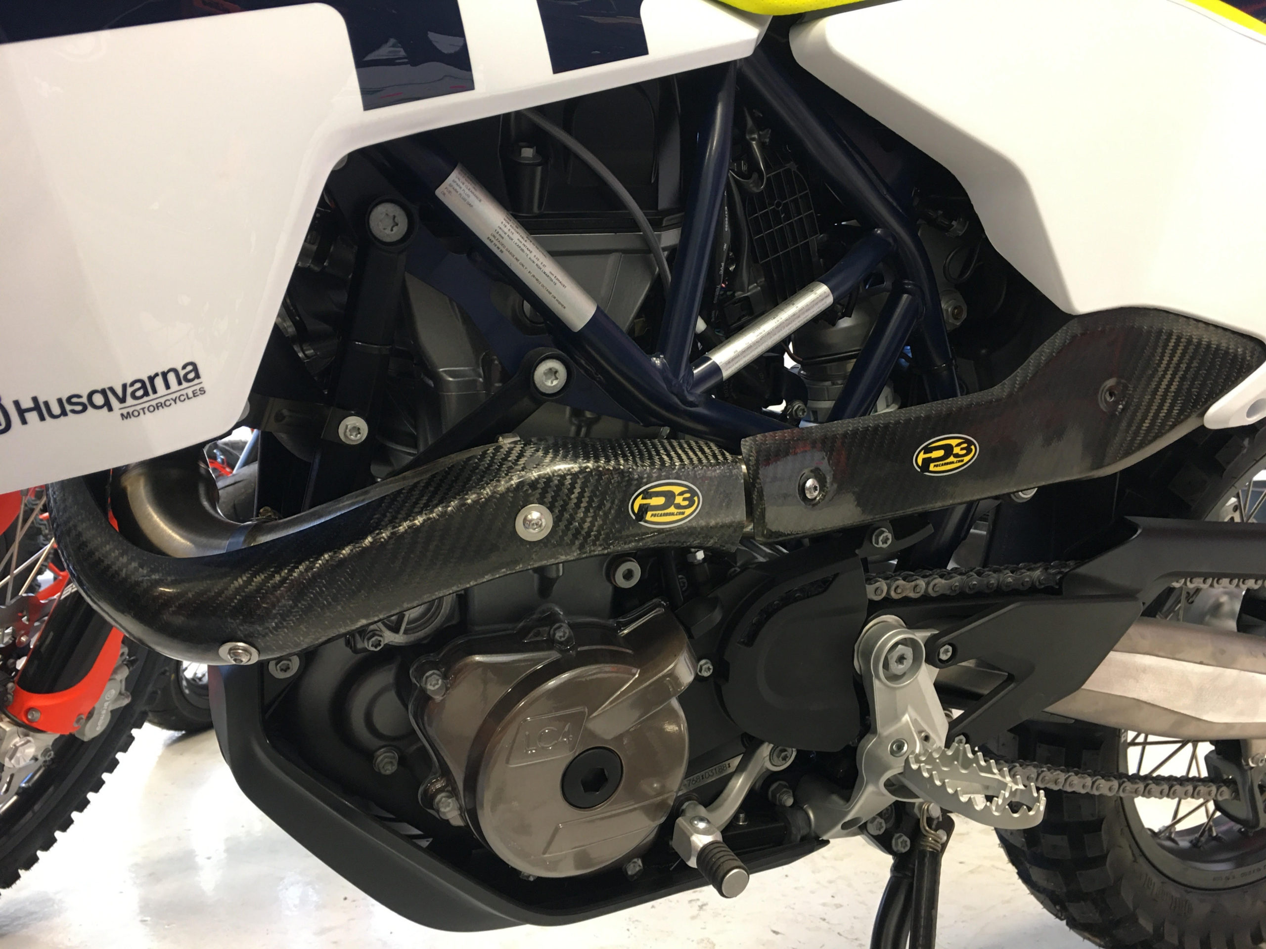 AOMC.mx: P3 Carbon Heat Shield Husqvarna 701 Enduro/SM 16-22