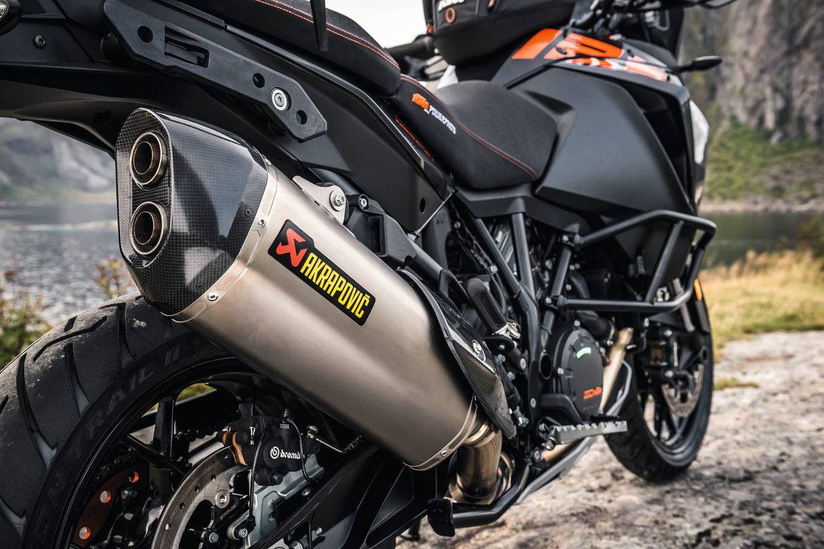 Akrapovic Slip-On Silencer KTM 1090/1290 ADV 17-19: AOMC.mx