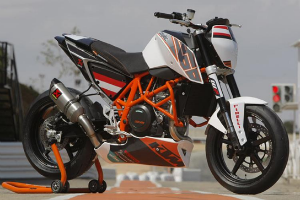 KTM 690 Duke Cup Model Lower Fairing: AOMC.mx