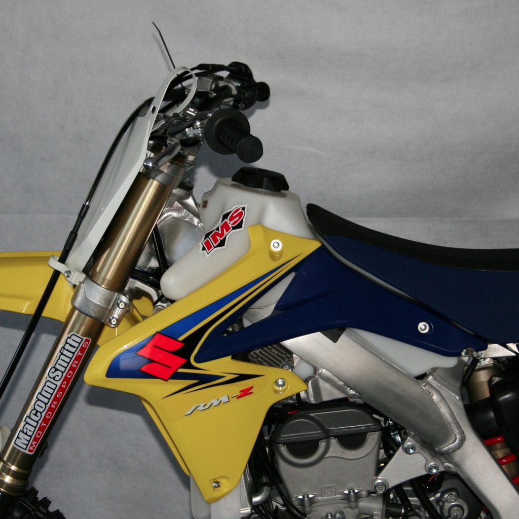 Main image of IMS 2.6 Gal Fuel Tank Suzuki RMZ450/RMX450Z 08-20