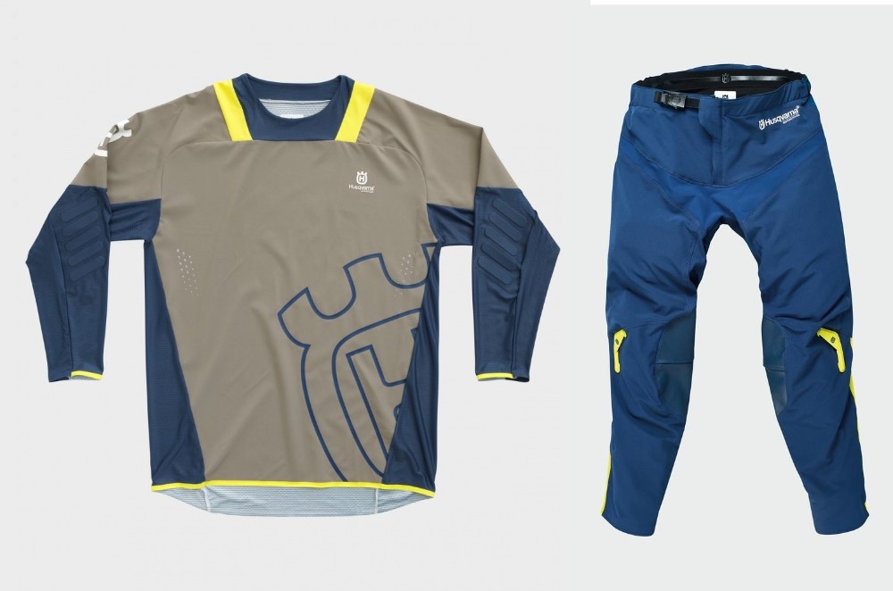 Main image of 2020.5 Husqvarna Gotland Bronze Gear Set